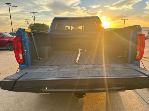 Used 2023 GMC Sierra 1500 AT4 w/ AT4 Premium Package AWD/4WD image 6