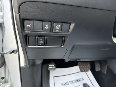 Used 2024 Nissan Armada SL w/ Captain's Chairs Package AWD/4WD image 18