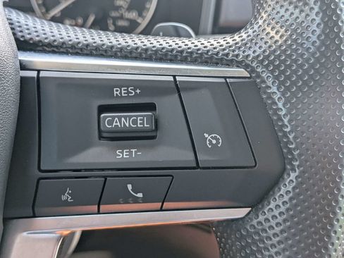 Used 2024 Mitsubishi Outlander ES FWD image 24