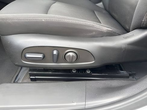 Used 2025 Chevrolet Malibu LT FWD image 9
