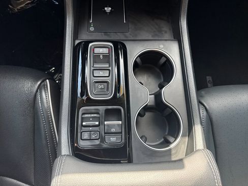 Used 2025 Honda Pilot Elite image 21