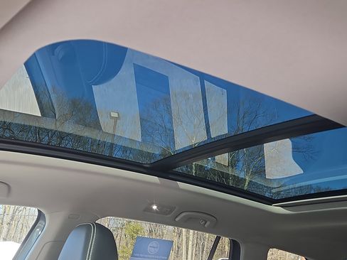 Used 2023 Volkswagen Atlas SEL Premium image 9