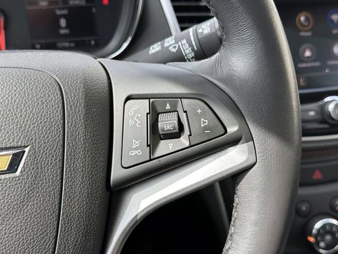 Certified 2022 Chevrolet Trax LT w/ LT Convenience Package image 22