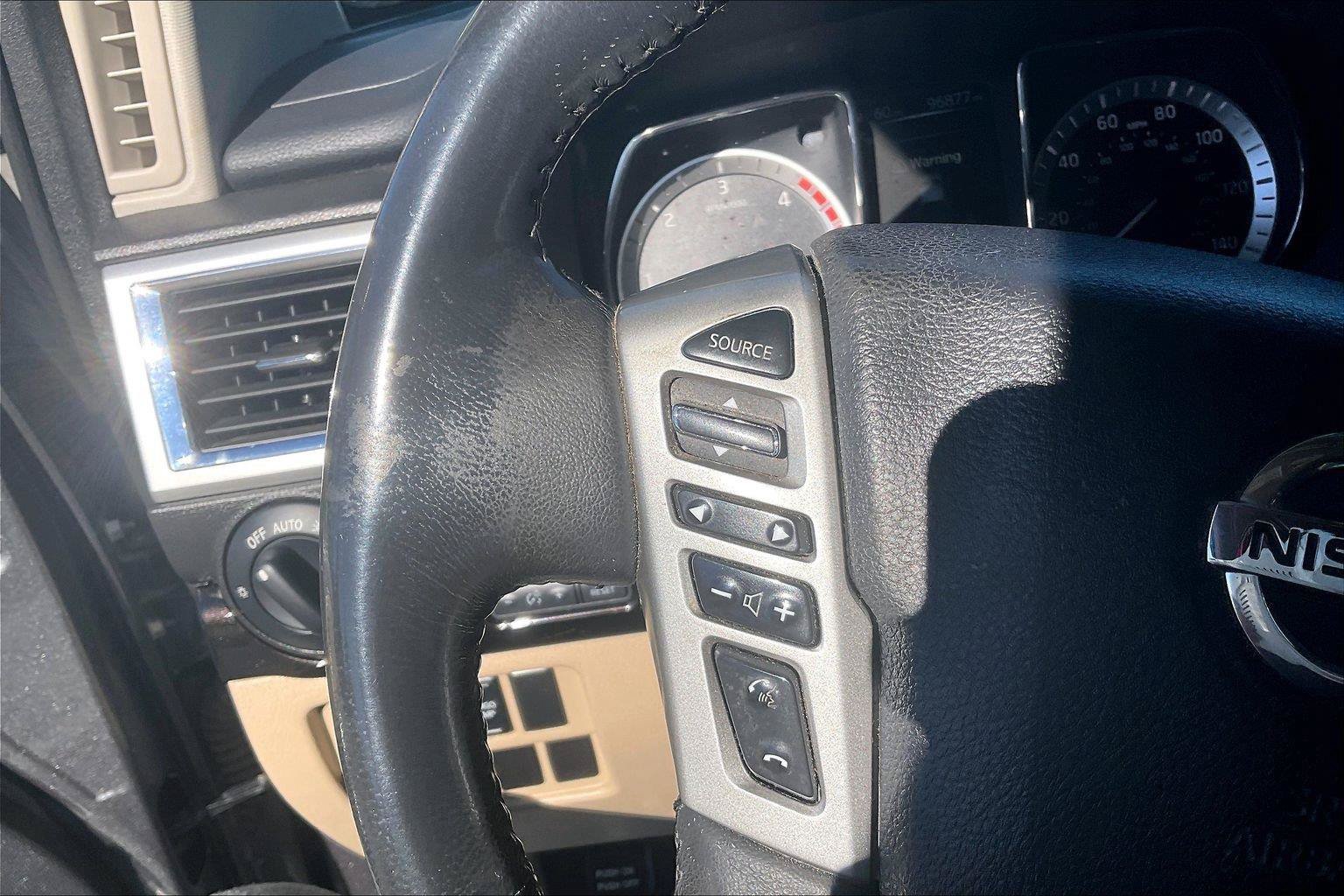 Used 2017 Nissan Titan SV AWD/4WD image 18
