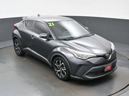 Used 2021 Toyota C-HR XLE FWD image 38
