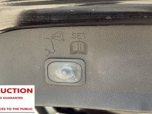 Used 2013 Ford Escape Titanium w/ Class II Trailer Tow Pkg FWD image 34