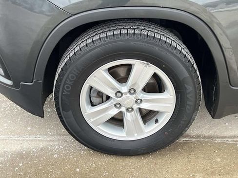 Used 2017 Chevrolet Trax LT w/ LT Convenience Package image 9