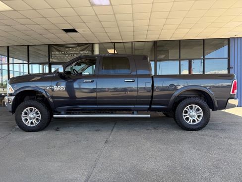 Used 2017 RAM 3500 Laramie AWD/4WD image 2