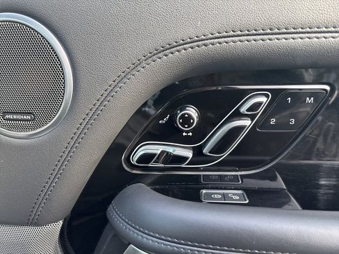 Used 2020 Land Rover Range Rover HSE image 30