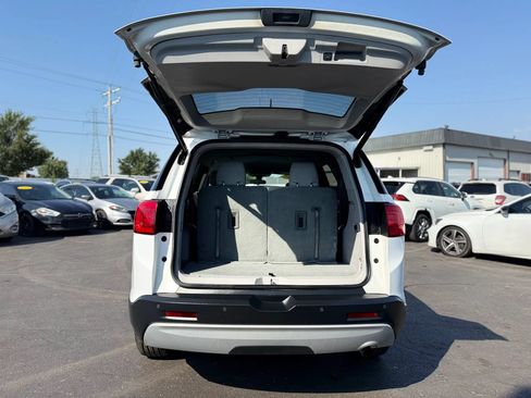 Used 2017 GMC Acadia SLE w/ Driver Alert Package I FWD image 5