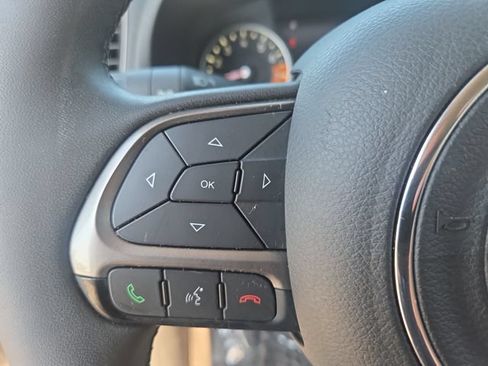 Used 2022 Jeep Renegade Latitude AWD/4WD image 20