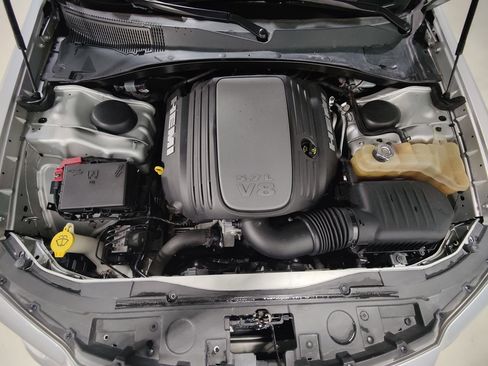 Used 2019 Chrysler 300 S w/ S Model Appearance Package RWD image 4