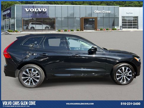 Used 2025 Volvo XC60 B5 Core w/ Protection Package Premier image 4