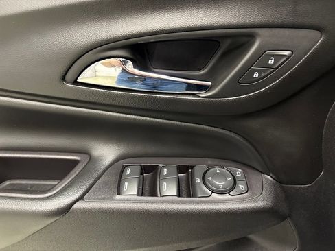 Used 2018 Chevrolet Equinox LT AWD/4WD image 14