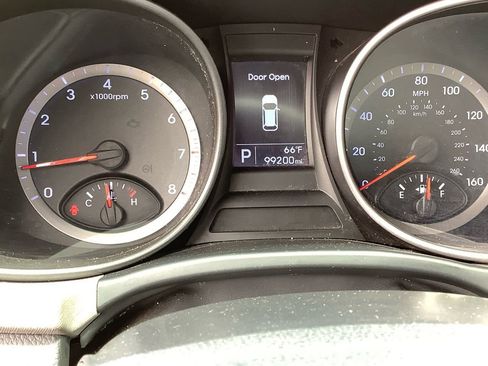 Used 2013 Hyundai Santa Fe Sport image 10