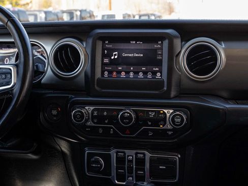 Used 2018 Jeep Wrangler Unlimited Sahara image 21