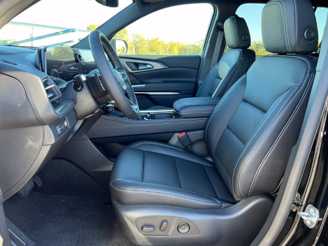 New 2027 Chevrolet Traverse LT AWD/4WD image 4
