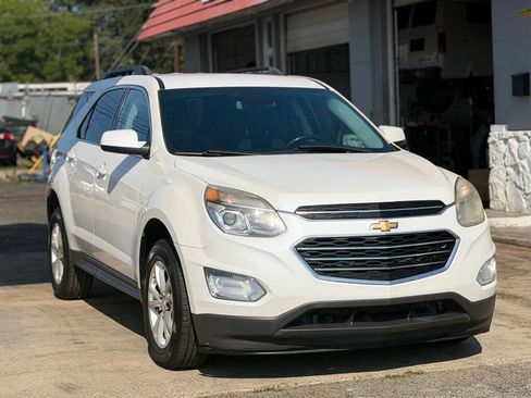 Used 2017 Chevrolet Equinox LT w/ Convenience Package FWD image 1