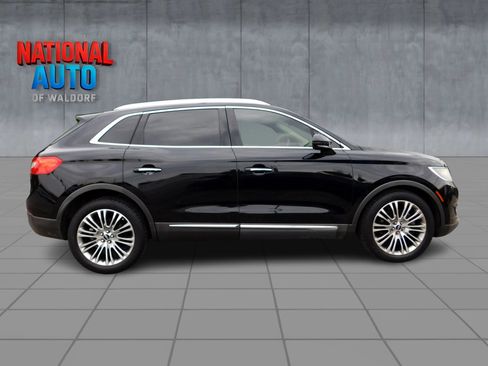Used 2017 Lincoln MKX Reserve w/ Lincoln MKX Climate Package FWD image 3