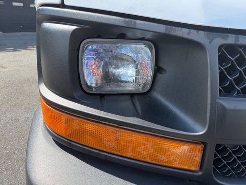 Used 2013 Chevrolet Express 2500 RWD image 4