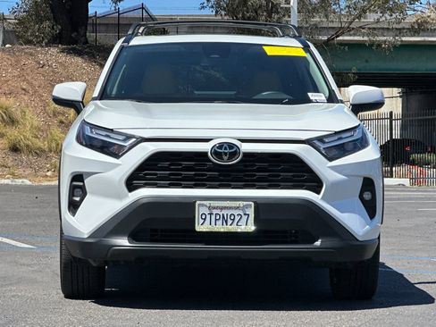 Used 2025 Toyota RAV4 XLE Premium image 7