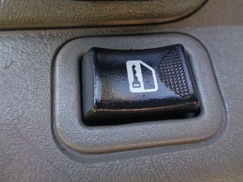 Used 2021 Chevrolet Express 2500 w/ Communications Package RWD image 12