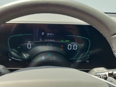 Used 2023 Kia Niro EX FWD image 22