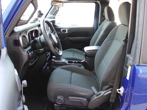 Used 2020 Jeep Wrangler Sport AWD/4WD image 11