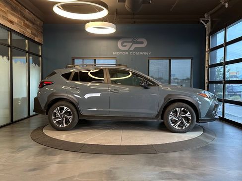 Used 2025 Subaru Crosstrek 2.5i Premium AWD/4WD image 2