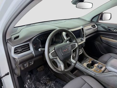 Used 2023 GMC Acadia SLE w/ Driver Convenience Package image 16