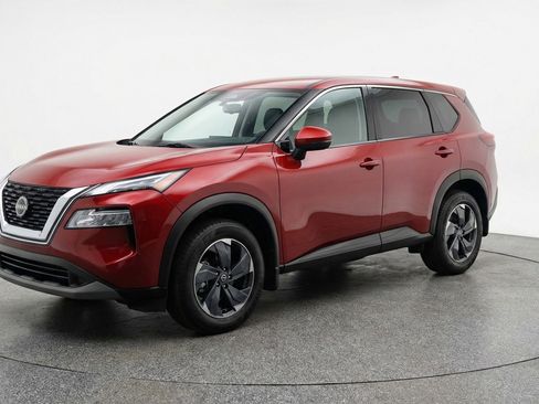 Used 2025 Nissan Rogue SV image 3