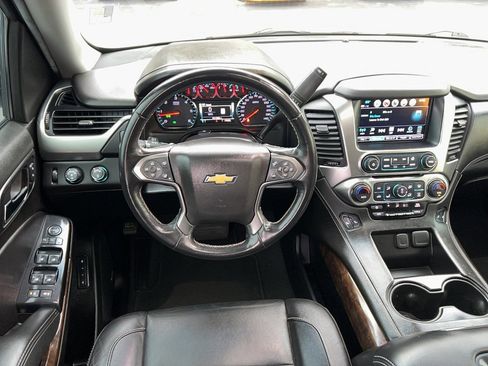 Used 2019 Chevrolet Suburban LT image 17