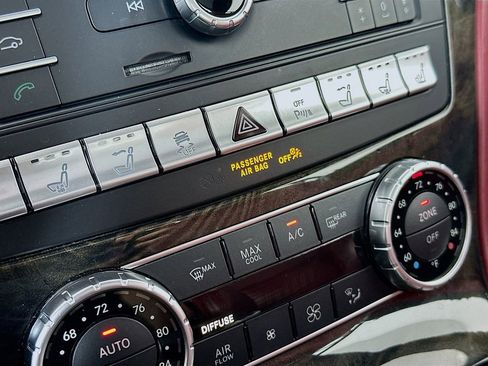 Used 2018 Mercedes-Benz SL 550 image 17