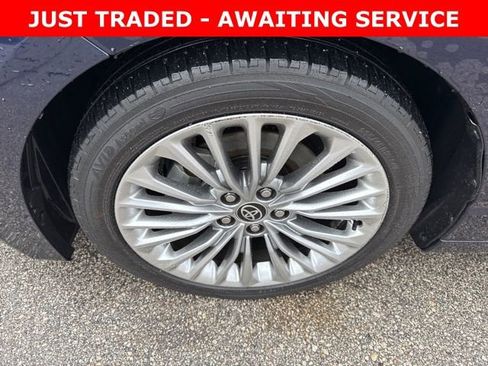 Used 2021 Toyota Avalon Limited w/ Advanced Safety Package image 4