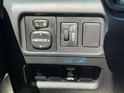 Used 2015 Toyota 4Runner SR5 AWD/4WD image 28