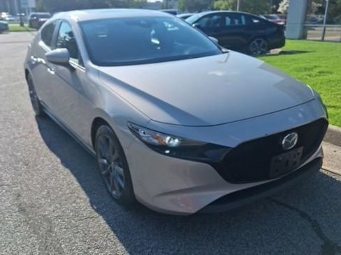 Used 2023 MAZDA MAZDA3 s FWD image 4