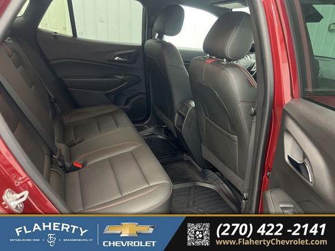 Used 2025 Chevrolet Trax RS image 13