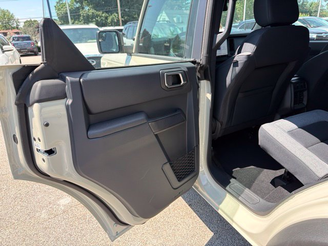 New 2025 Ford Bronco 4-Door AWD/4WD image 9