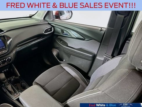 Used 2023 Chevrolet TrailBlazer LT w/ Convenience Package FWD image 23