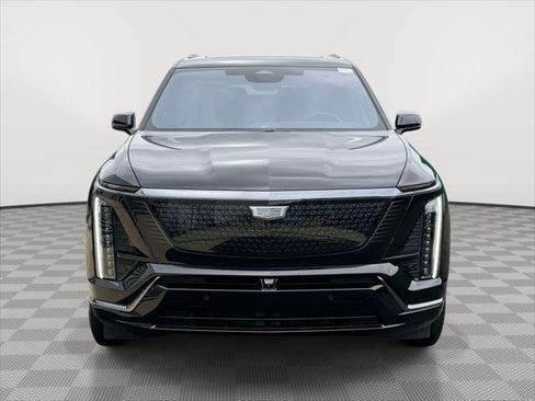 Used 2026 Cadillac Vistiq Sport w/ LPO, Floor Liner Package AWD/4WD image 2