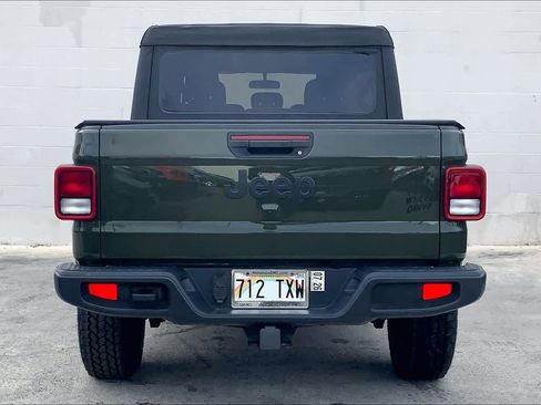 Used 2022 Jeep Gladiator Sport AWD/4WD image 5