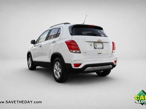 Used 2020 Chevrolet Trax LT w/ LT Convenience Package FWD image 6