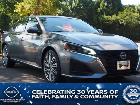 Used 2024 Nissan Altima 2.5 SL AWD/4WD image 1