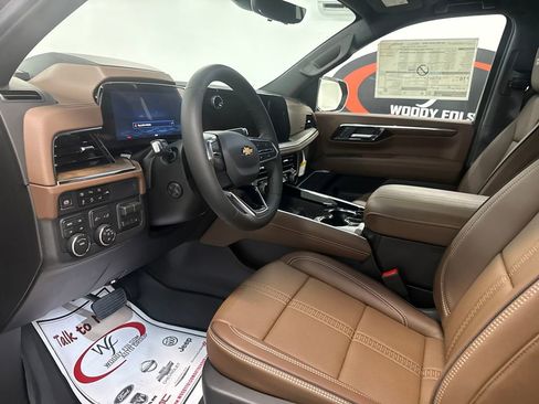 New 2026 Chevrolet Tahoe High Country w/ Sun And Tow Package AWD/4WD image 9