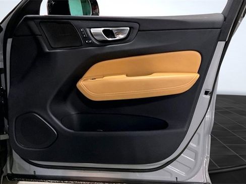 Certified 2024 Volvo XC60 T8 Ultimate w/ Climate Package image 25