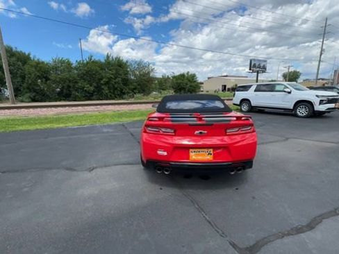 Used 2016 Chevrolet Camaro SS RWD image 7