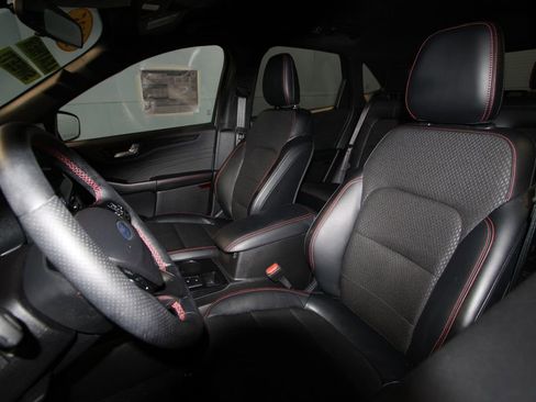 Used 2025 Ford Escape ST-Line Elite w/ Tech Pack #1 image 4