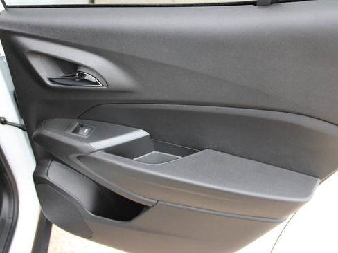 New 2026 Chevrolet Trax LS image 23