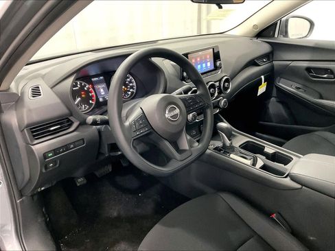 Used 2025 Nissan Sentra S image 8