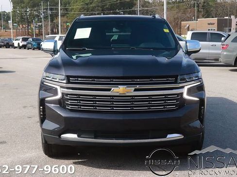 Used 2023 Chevrolet Suburban Premier image 2